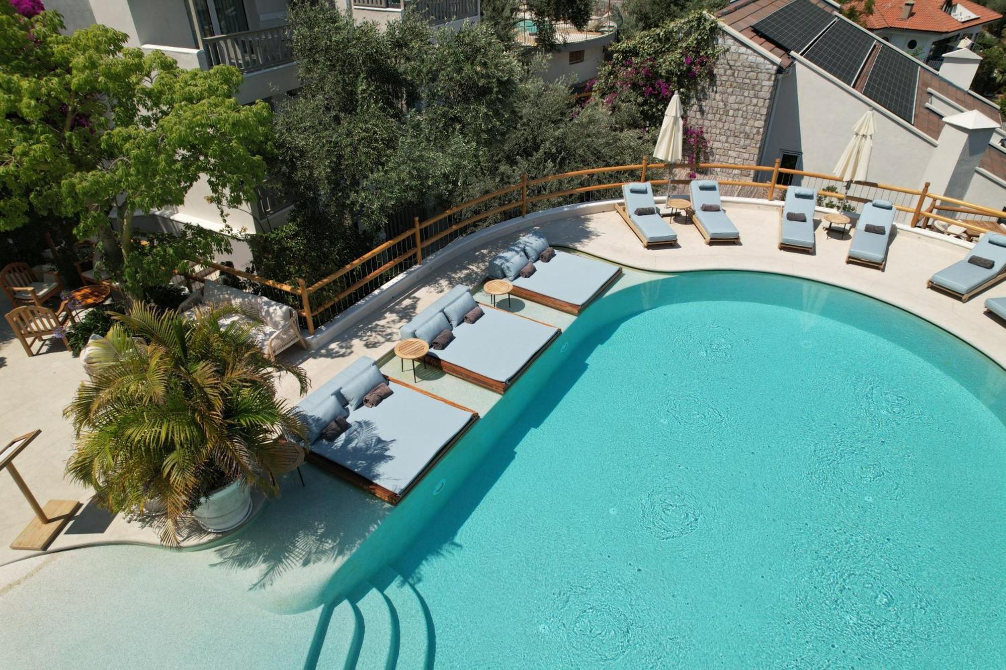 Pilos Suites تورونشْ المظهر الخارجي الصورة