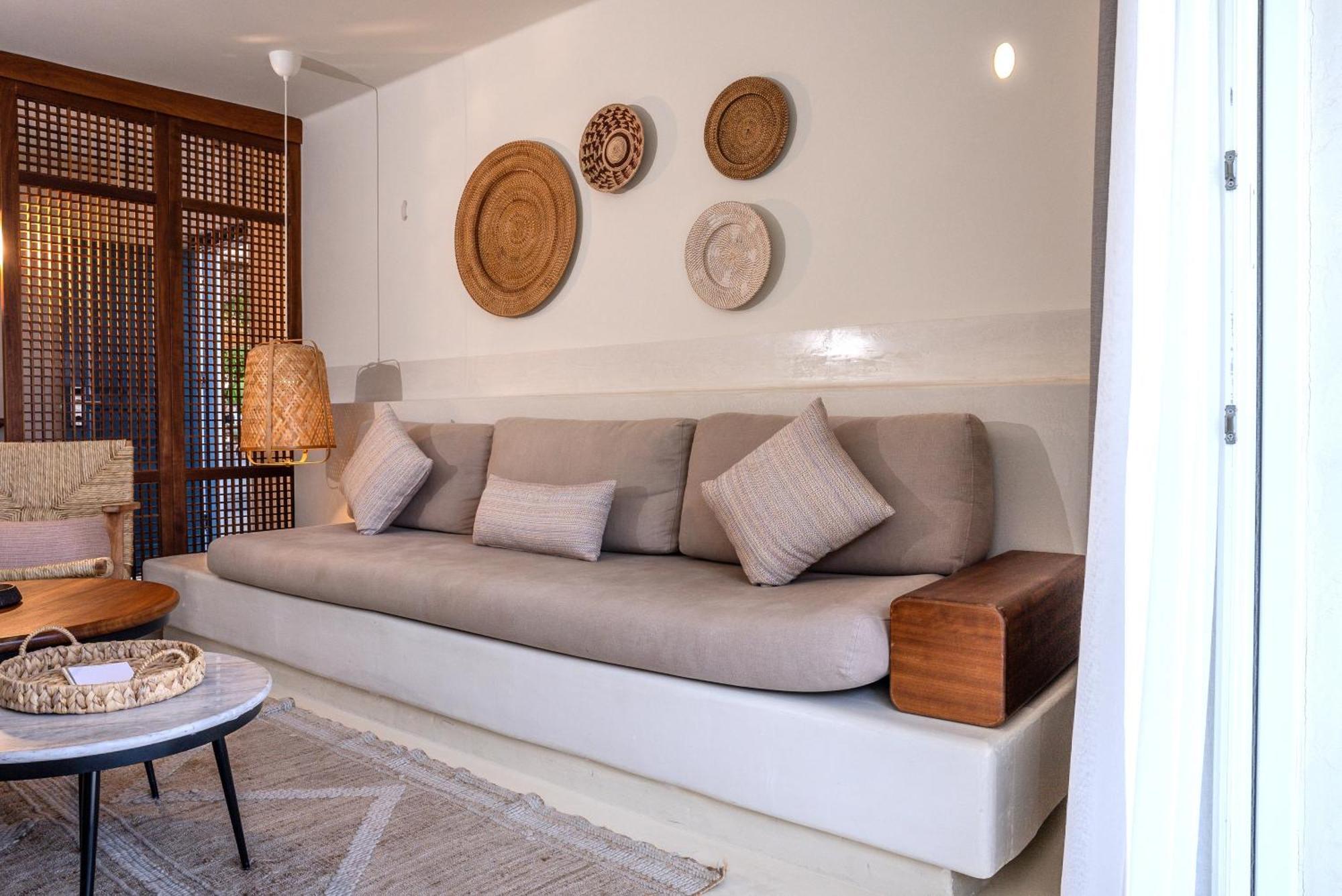Pilos Suites تورونشْ المظهر الخارجي الصورة