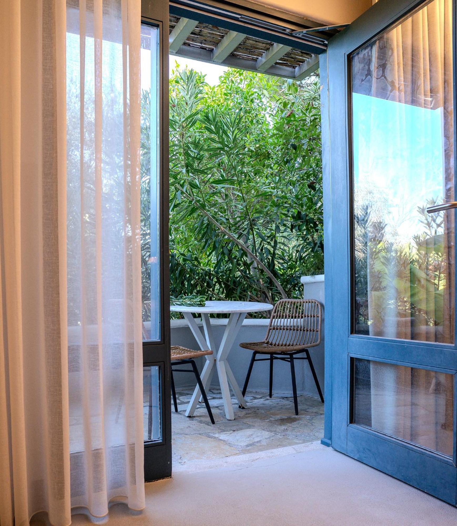 Pilos Suites تورونشْ المظهر الخارجي الصورة